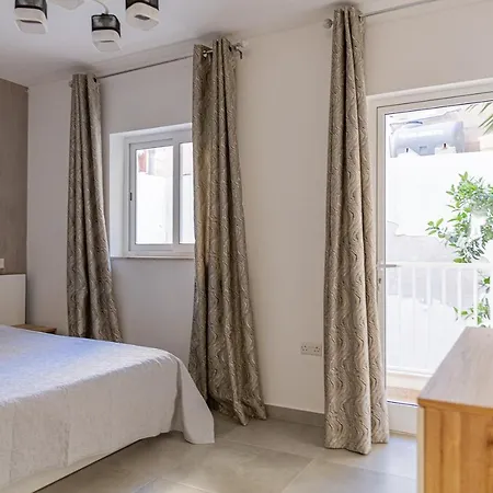 Fancy Modern - W/ 2br Apartman Sliema